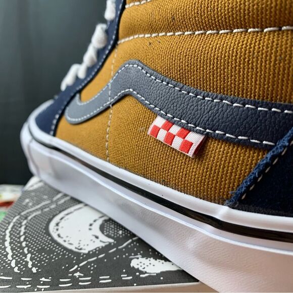 Vans SK8-Hi Reynolds Suede Size 8.5 Mens / 10 Womens - Picture 8 of 15